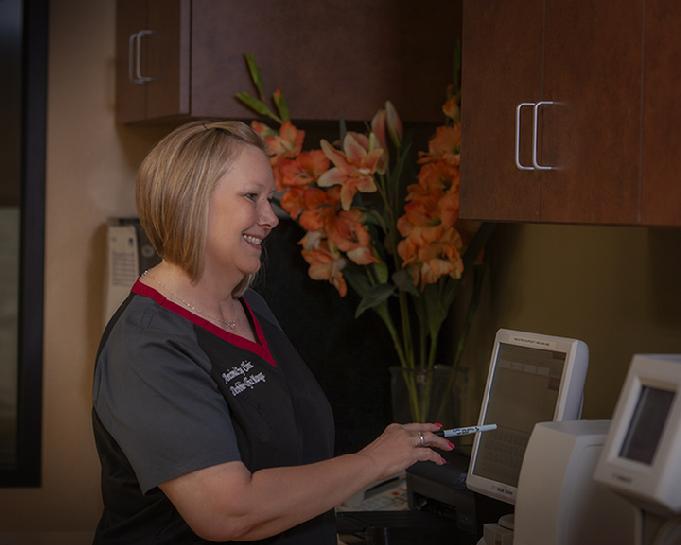 To better serve you, Animal Eye Clinic performs most labwork in house. Blood work results are complete within 8 minutes.